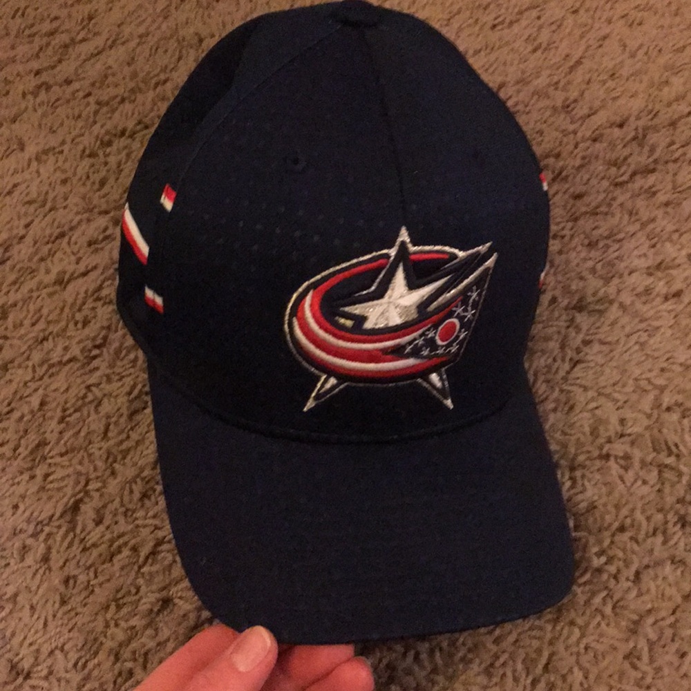 Adidas hat - Columbus blue jackets - L/XL